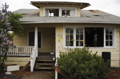 110506.ajm_.demolition.3766